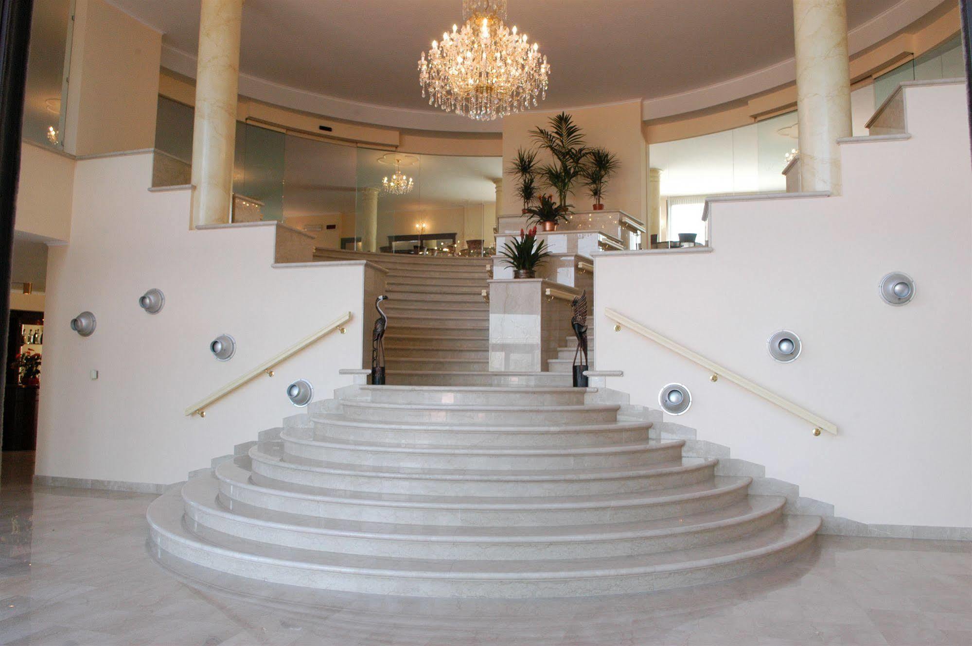 Pilgrim'S Hotel Cicognolo Esterno foto