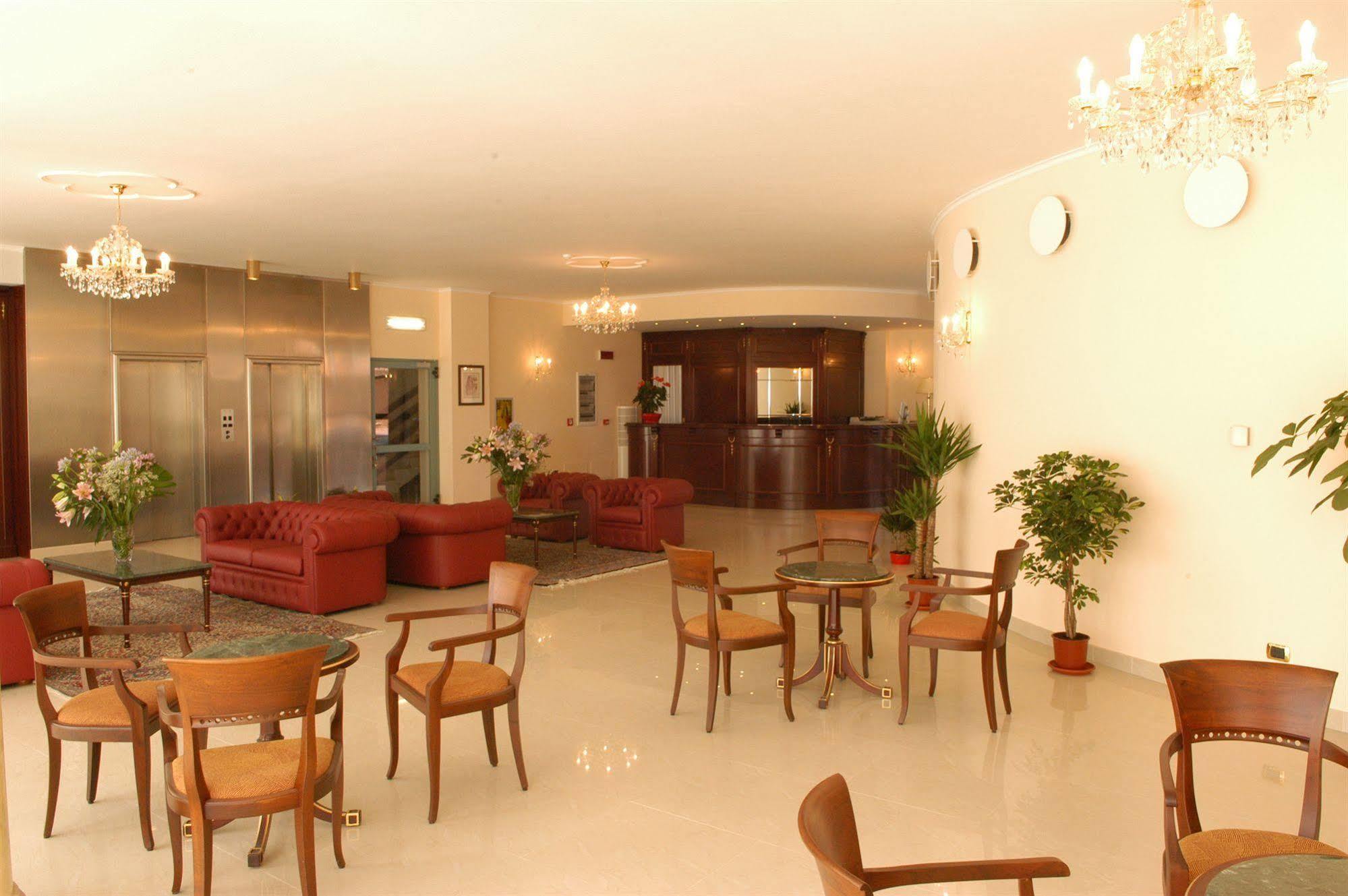 Pilgrim'S Hotel Cicognolo Esterno foto